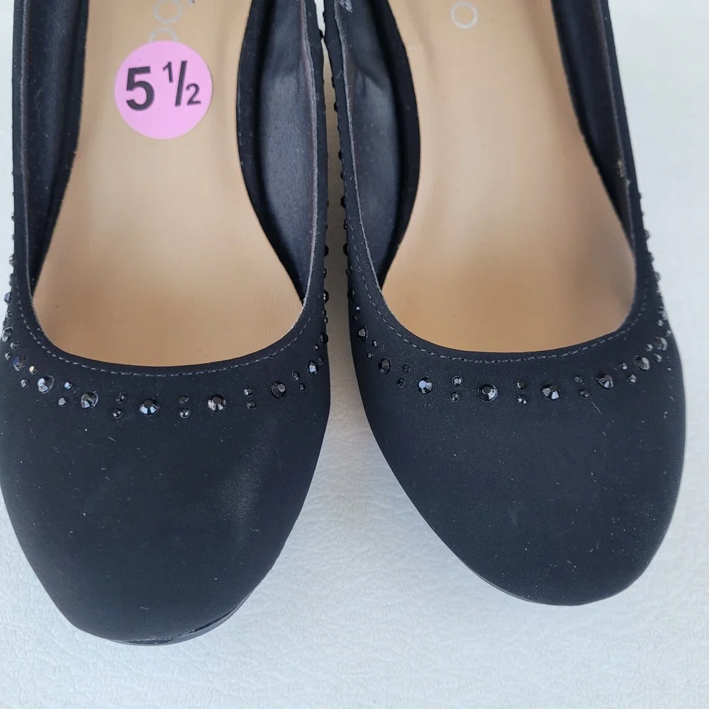 NEW Me Too Mickey1 Wedge Shoes Size 5.5M